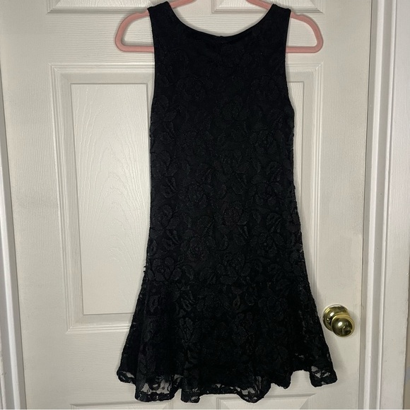 ⭐️(M/L) dulcie black lace sleeveless dress - Picture 2 of 4